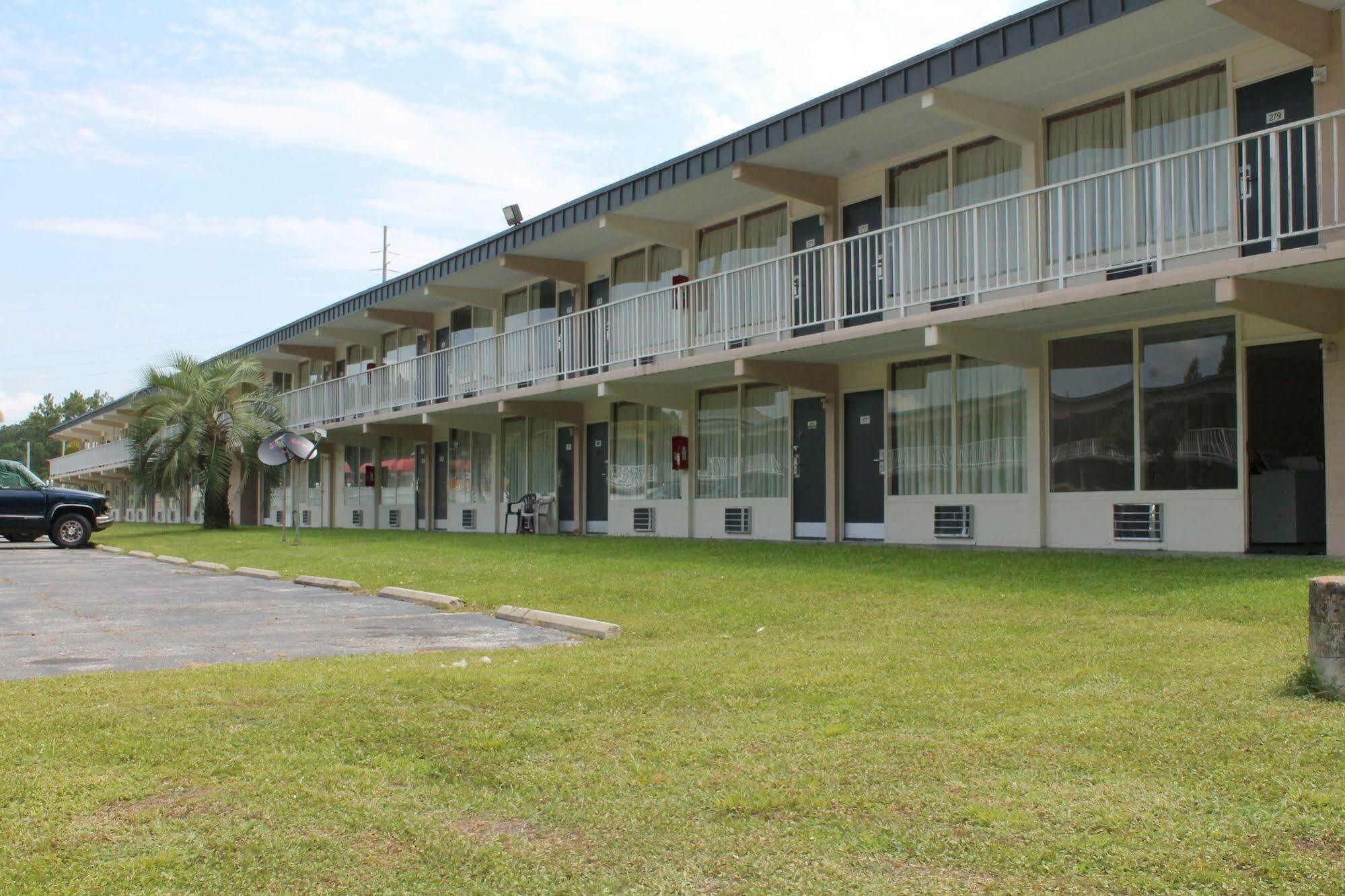 Travelers Inn Kingsland Eksteriør billede